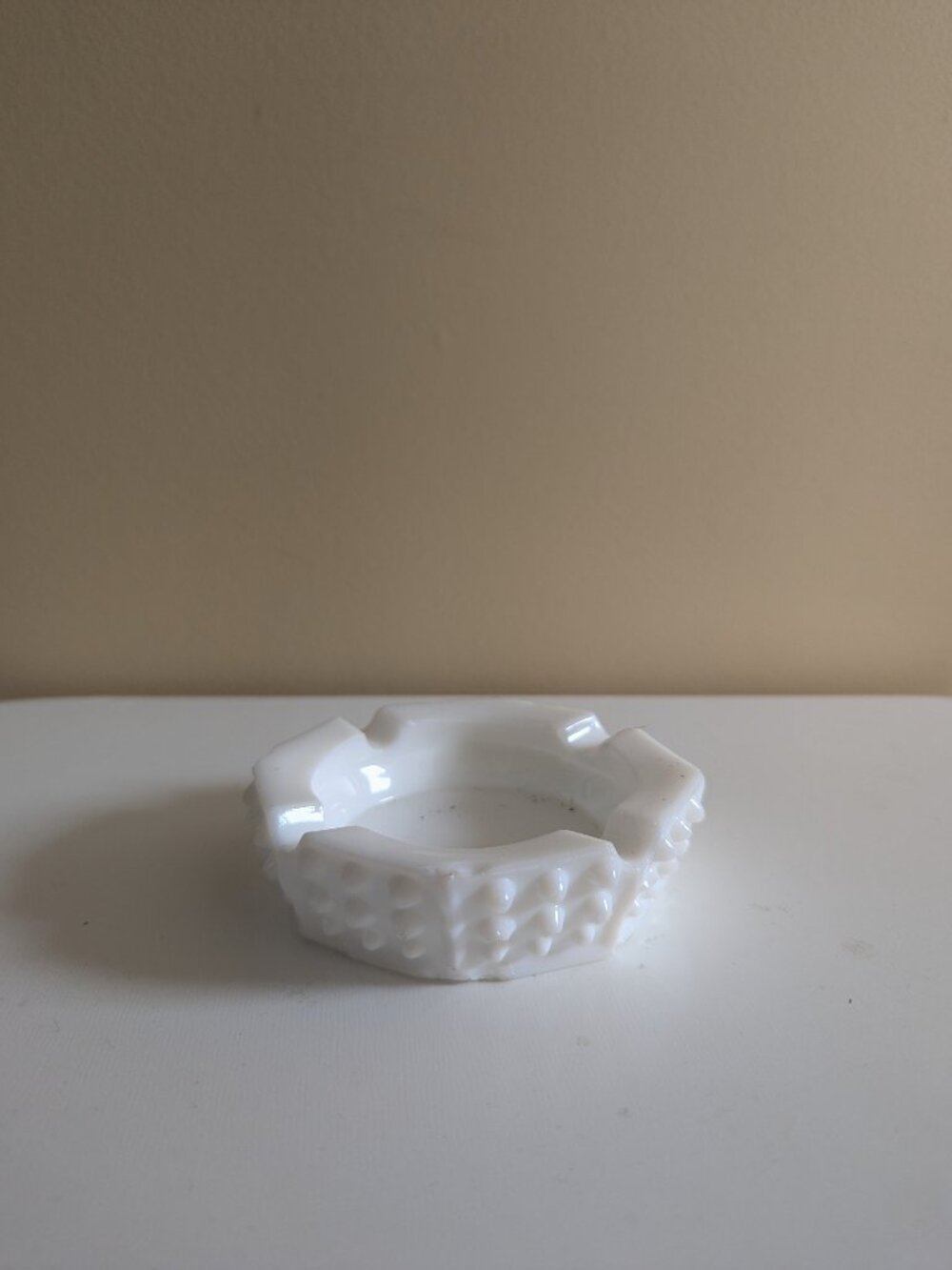FENTON HOBNAIL MILK GLASS OCTAGON VINTAGE ASHTRAY